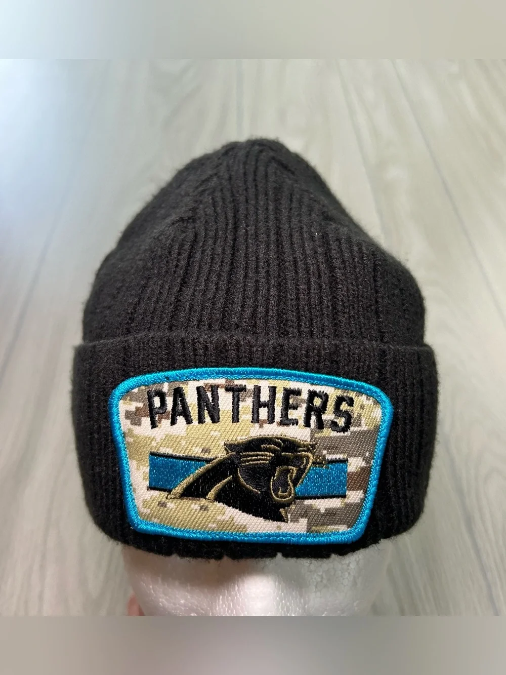 New Era Carolina Panthers 2021 Salute to Service Cuffed Knit Beanie Hat Black OS
